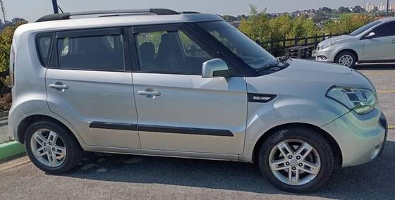 KIA SOUL 1.6 EX 16V FLEX 4P MANUAL KIA SOUL 1.6 EX 16V FLEX 4P MANUAL